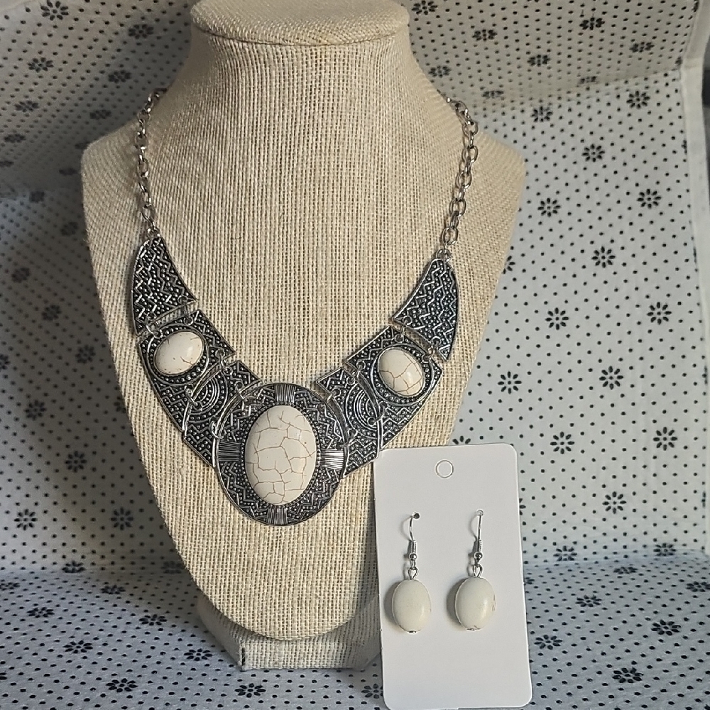 Elegant Silver and Cream Necklace and Earring Set
